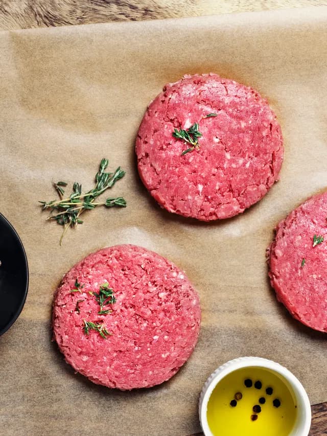An Easy Trick to Nailing Perfect Memorial Day Burger Patties