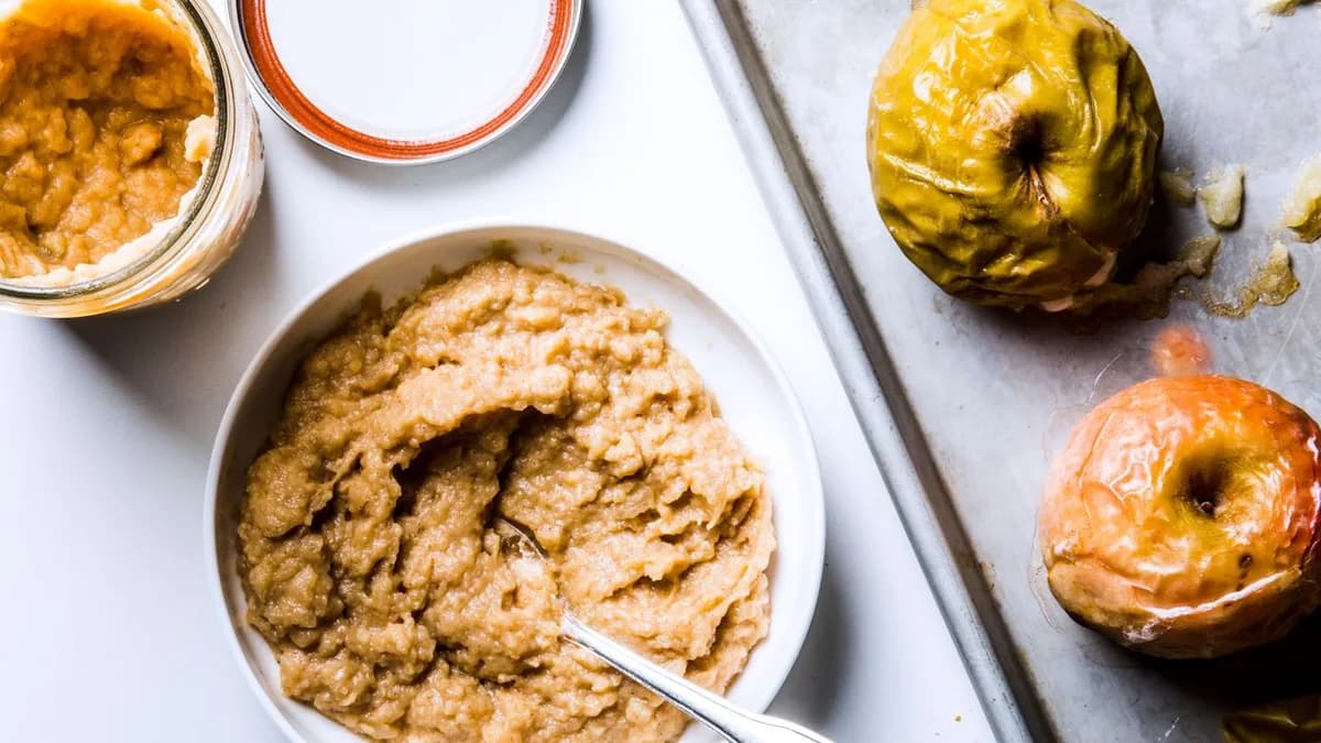 Baked Vanilla-Bourbon Applesauce