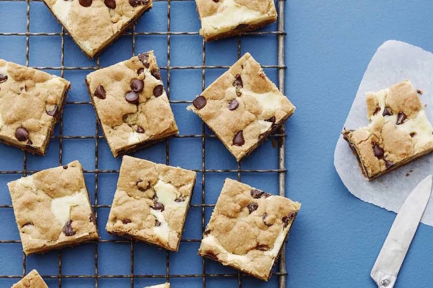 Cheesecake Cookie Bars