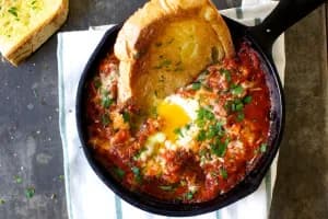Eggs in Purgatory, Puttanesca-Style
