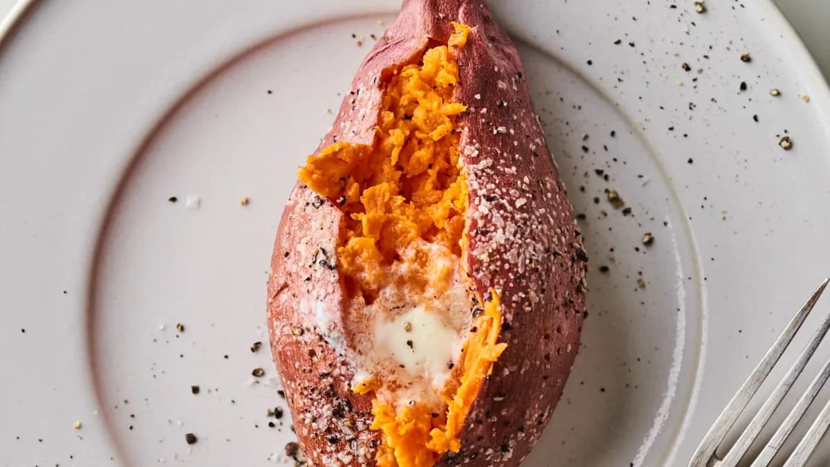 How to Cook a Sweet Potato in the Microwave