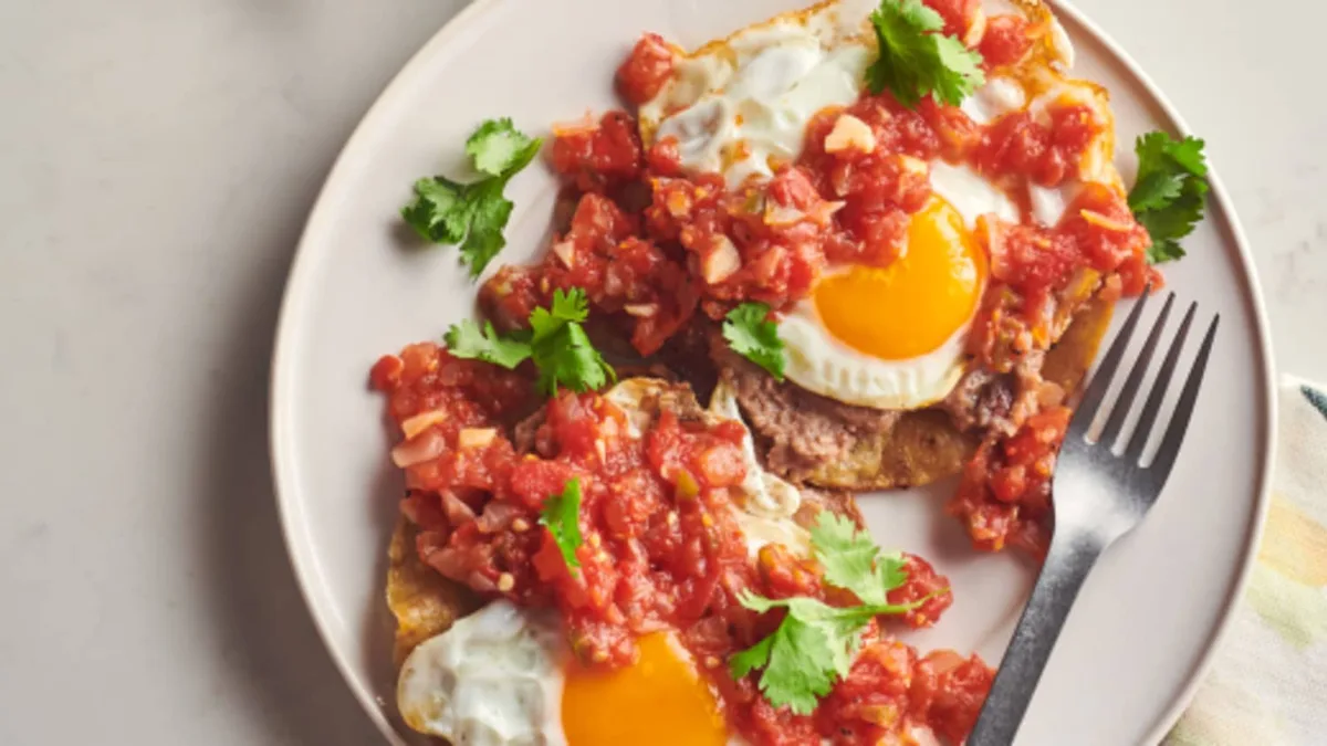 How to Make Huevos Rancheros