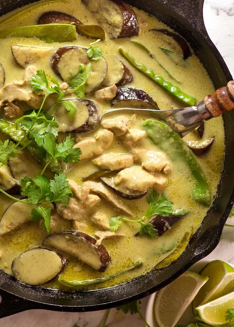 Indian Green Curry Chicken with Black Pepper