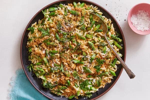 Lemony Orzo with Asparagus and Garlic Bread Crumbs
