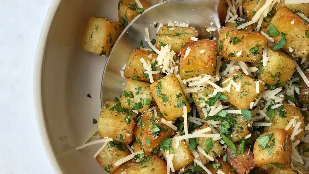Pommes Persillade (Potatoes with Parsley and Garlic)