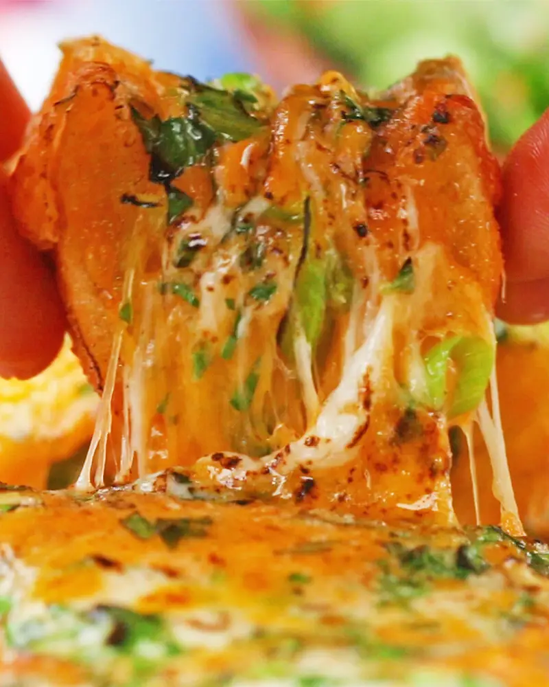 This Insanely Delicious Garlic Bread Is on Another LEVEL of Cheesiness